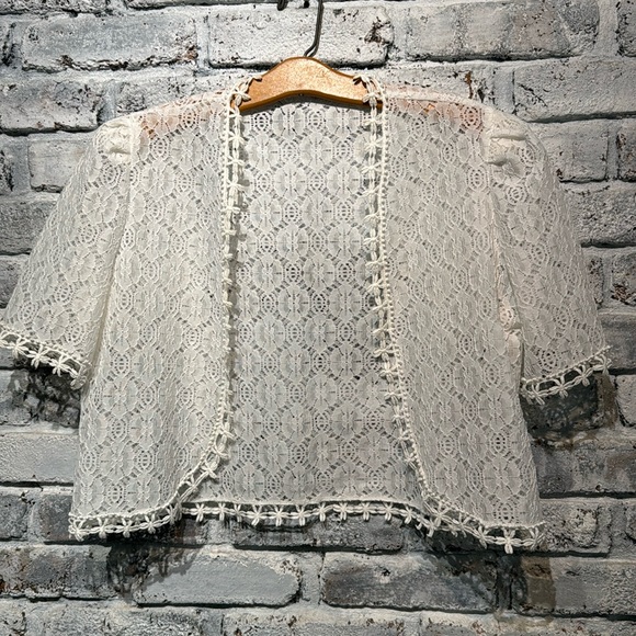 Lace Floral Sheer Bolero Shrug - Picture 2 of 6